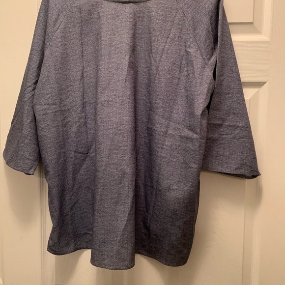 Silky Woman’s Top Plus Suze XXL From Torrid - Picture 2 of 5